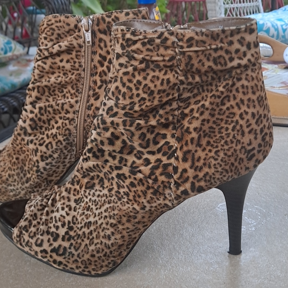 City Streets leopard platform booty